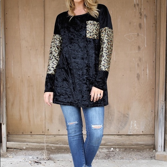 Lucky And Blessed Tops - 😻NWT Plus Velvet Leopard Print Top😻